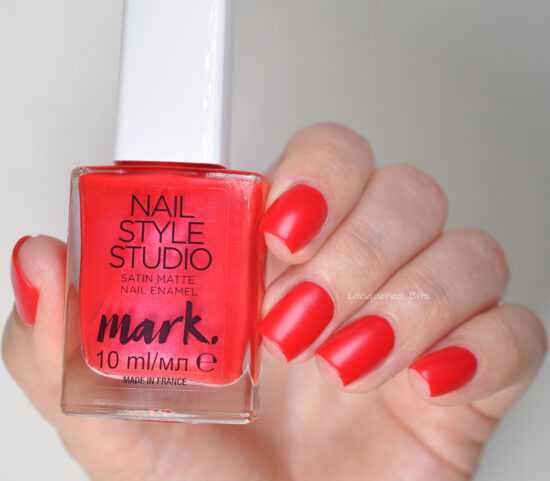 AVON Lak na nehty SATIN MATTE - Miss Drama